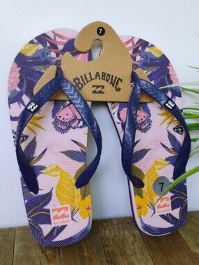 NWT Billabong Women's Navy Yellow Pink Tropical Flip Flops